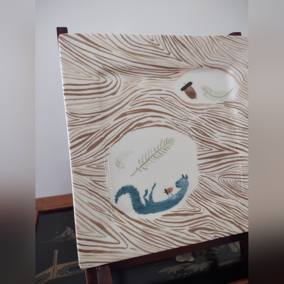 Fishs Eddy Squirrel in Tree Plate - Picture 3 of 5